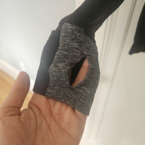Lululemon 1/4 zip black and grey long sleeve top with thumb holes. Size 6. - Picture 2 of 5